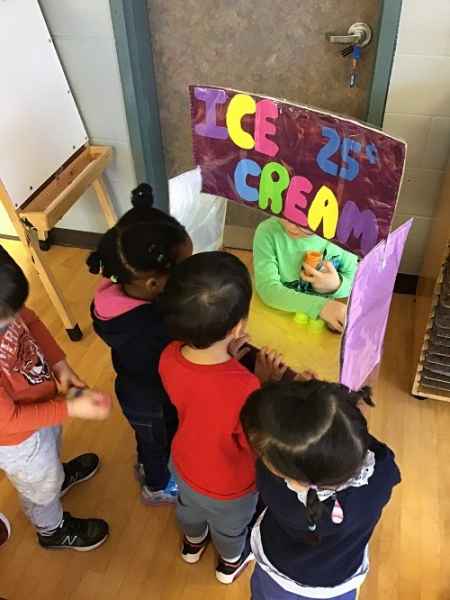 pretend play at an ice cream stand